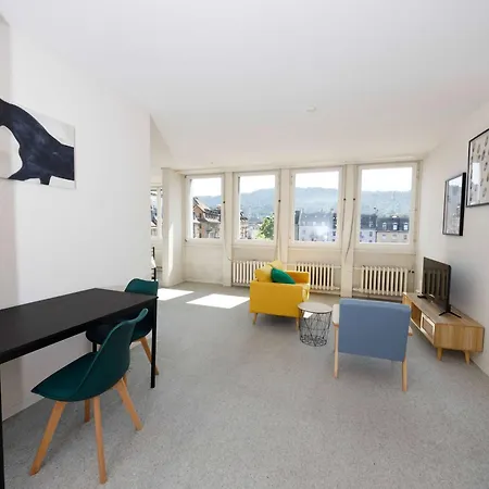 Basic&cozy Central&walkable