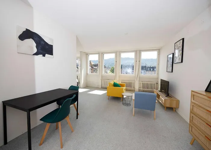 Basic & Cozy & Walkable